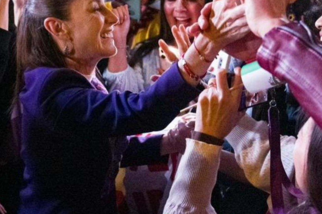 SHEINBAUM LLEGA A BARCELONA Y LLAMA A LA PAZ